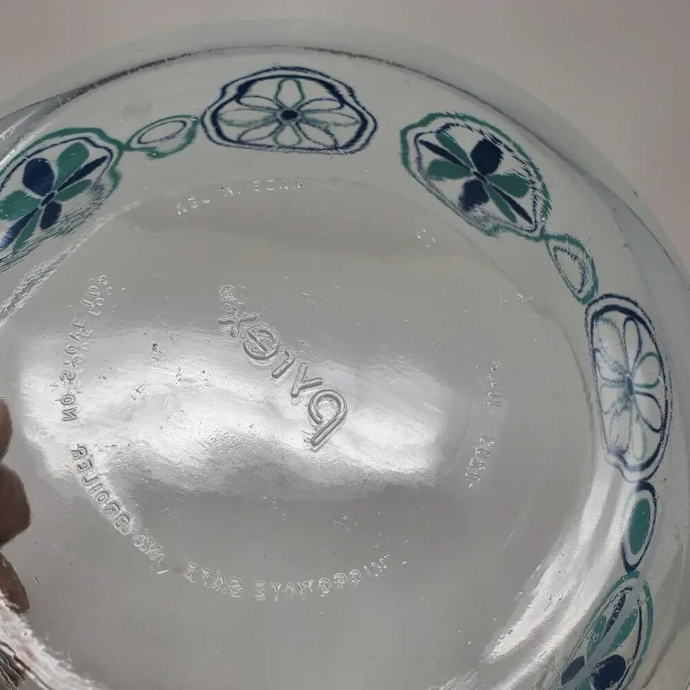 Vintage pyrex clear glass pinwheel flower power mixing bowl 7203 Great condition